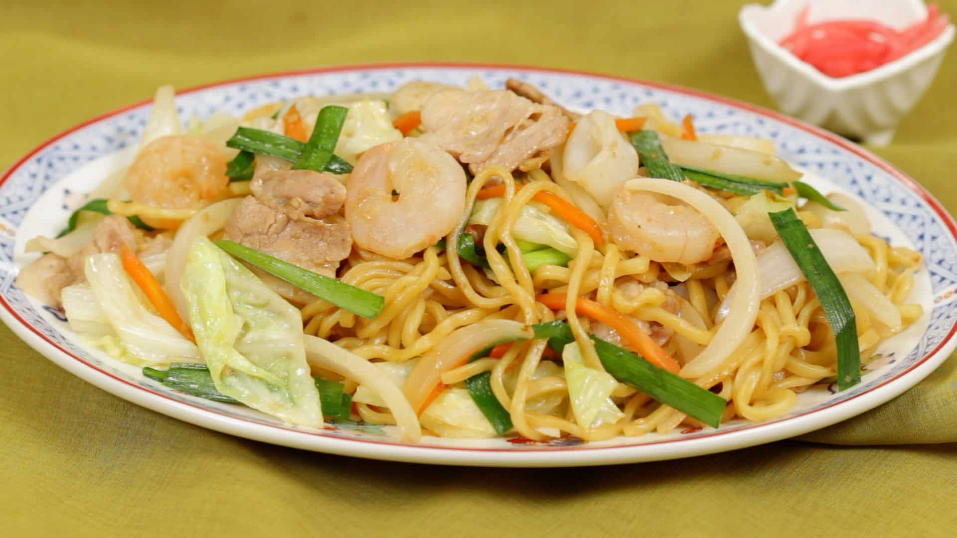 seafood yakisoba noodles recipe (stir-fried noodles with shrimp