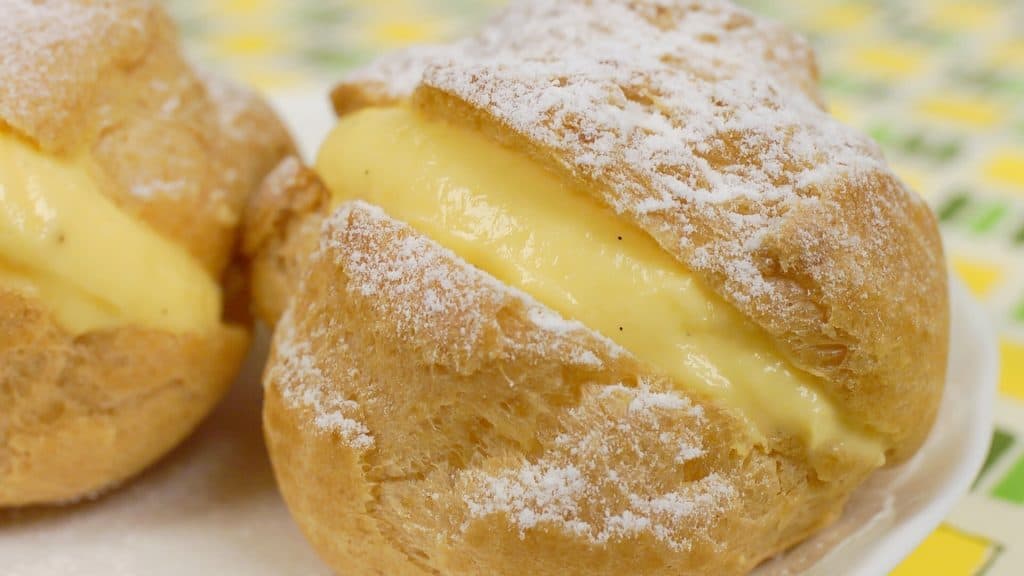 You are currently viewing Cream Puffs with Exquisite Custard Filling Recipe (Crispy Choux Créme with Pastry Cream)