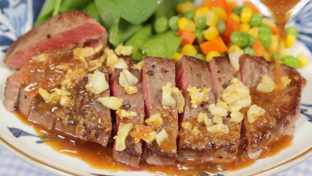 You are currently viewing Recette de steak avec sauce à l’ail