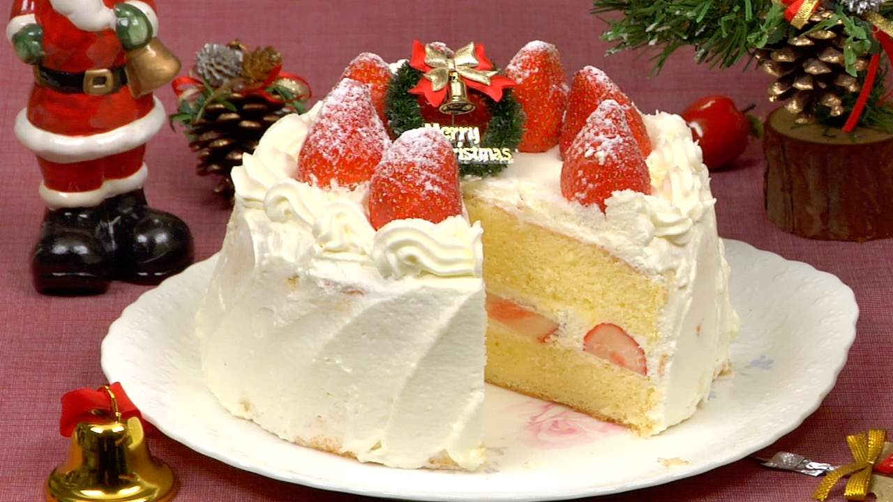 クリスマスケーキの作り方 ふわふわスポンジ生地とたっぷりのいちごのレシピ クッキングウィズドッグ