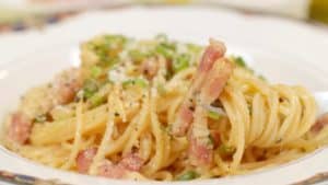 Lee más sobre el artículo Receta de espaguetis a la carbonara (pasta con inspiración japonesa)