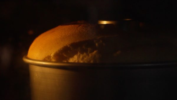 Avant de préparer la pâte, préchauffez le four à 170°C (340°F). Enfournez et faites cuire environ 50 minutes à 170°C (340°F).
