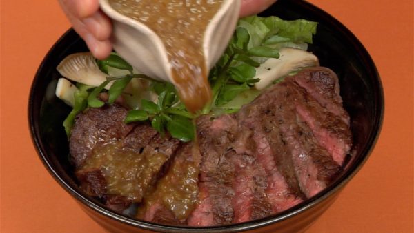 Just before serving, pour a generous amount of the onion ponzu sauce onto the beef, onion and mushroom. Wasabi also goes great with this recipe so try it out if you are feeling a little adventurous.