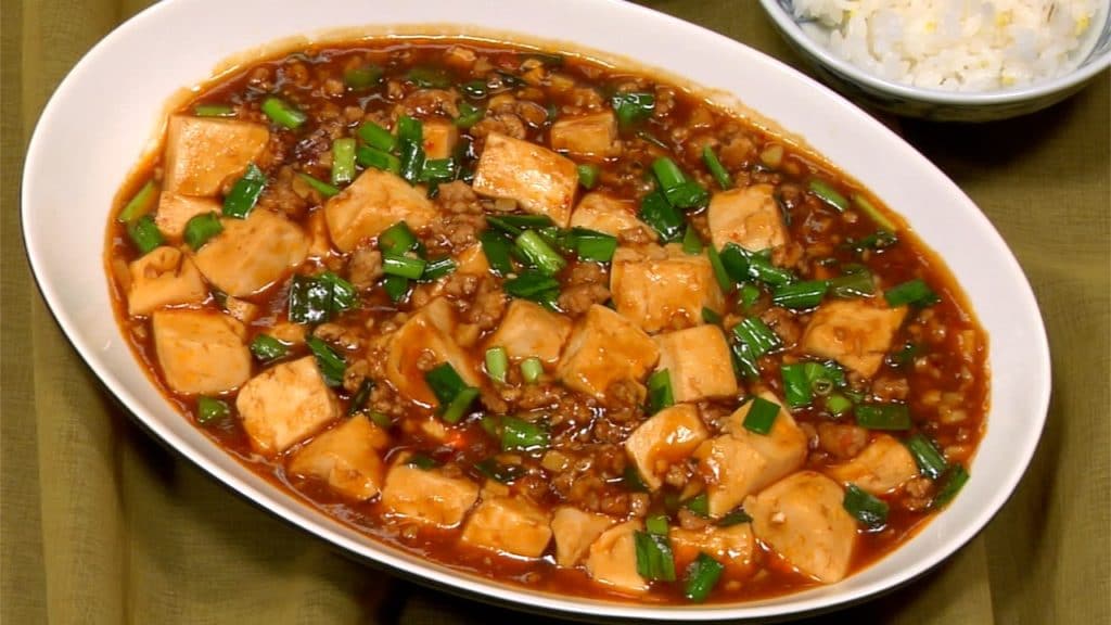You are currently viewing Mapo-Tofu-Rezept (Chinesisches Sizuan-Gericht mit Tofu und Schweinehack)
