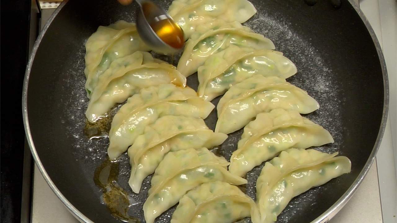 Yaki Gyoza (Fried Dumplings)