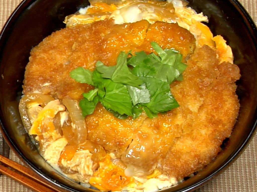 You are currently viewing Katsudon Recipe (Deep-Fried Pork Cutlet Bowl)
