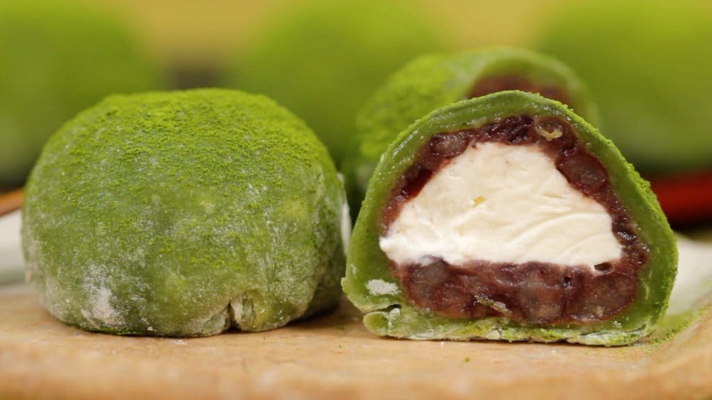 You are currently viewing Matcha Cream Daifuku Recipe (Green Tea Mochi Dessert)