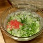 Chop the long green onion into fine pieces and place into the bowl. Chop the beni shoga, pickled ginger, into about 1cm (0.4") pieces and place into the bowl.