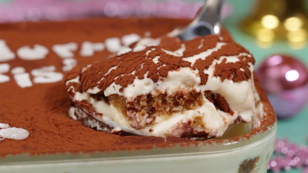 You are currently viewing Christmas Tiramisu Recipe (Italian Coffee Flavored Dessert)