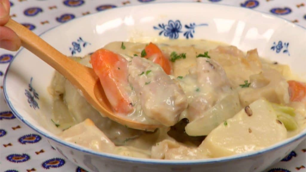 You are currently viewing Cream Stew Recipe (White Chicken Stew with Mushrooms and Root Vegetables)
