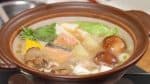 Heat the pot on medium heat. When the vegetables are cooked, the Ishikari Nabe is ready.
