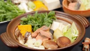 Lire la suite à propos de l’article Recette d’Ishikari Nabe (ragoût au saumon et miso à Hokkaido)