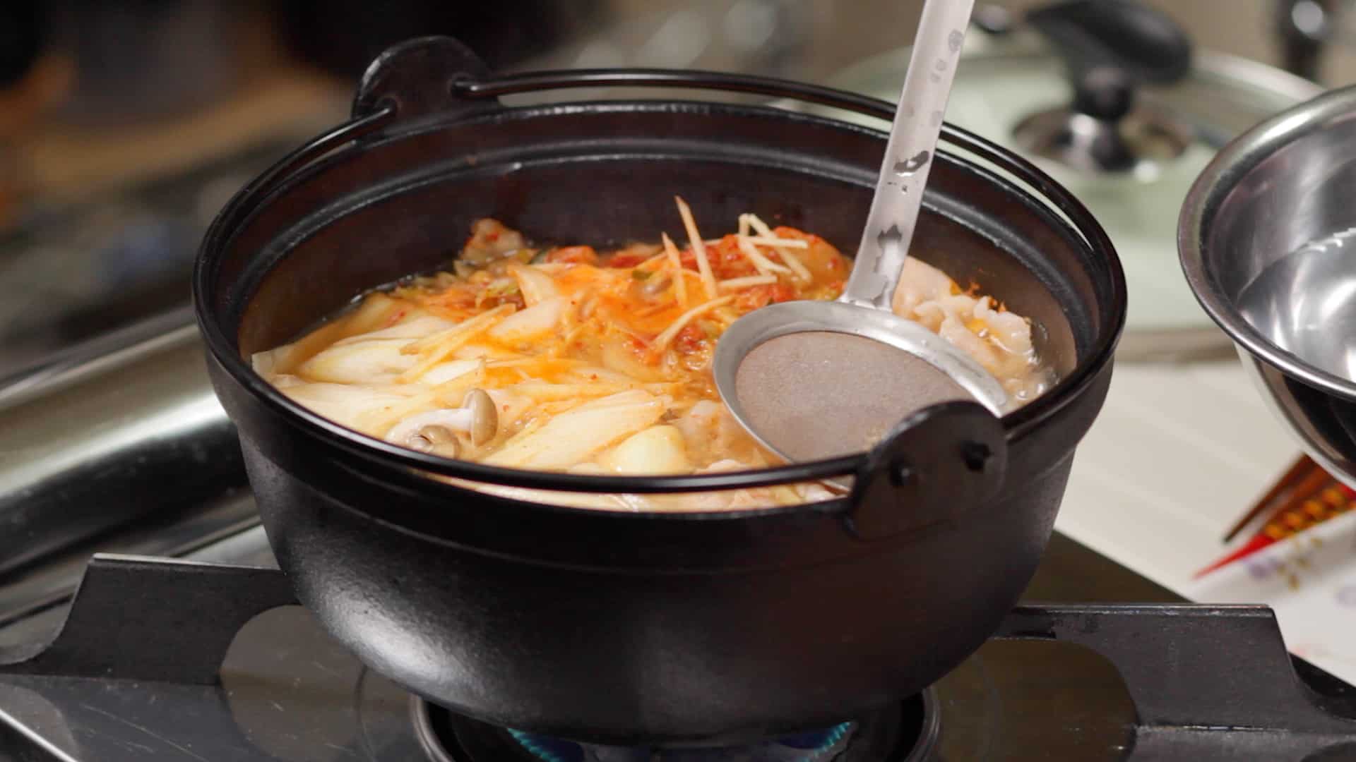 Kimchi Nabe (Kimchi Hot Pot)