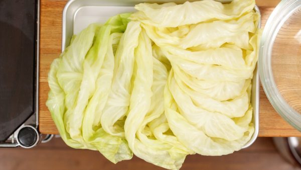 Repeat the process until you have 17 leaves. The cabbage we used is 1.6kg (3.5 lb), but even if your cabbage is 1.2kg (2.6 lb), you should be able to get at least 17 leaves. You can use the remaining cabbage in gyoza filling or vegetable soup.