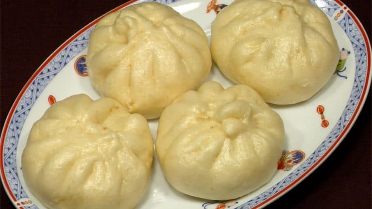 Nikuman Recipe (Chinese-Style Steamed Pork Buns) - Cooking with Dog