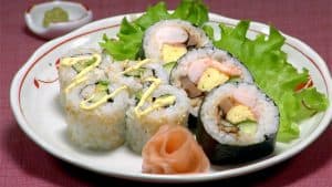 Lire la suite à propos de l’article Recette de Futomaki Sushi et de California Roll (rouleau épais de sushi Futomakizushi)