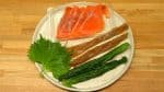 Here are alternative fillings. Smoked salmon is an excellent substitute for crab sticks. Kanpyo and spinach are also a great combination as a substitute for shiitake and cucumber.