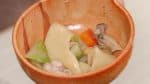 Vous pouvez ajouter du yuzukosho (pâte de yuzu et de piment) ou du shichimi (mélange de poudre de piment) selon votre goût. 