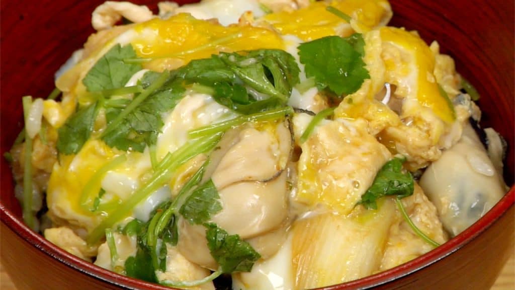 You are currently viewing Recette de Donburi aux huîtres et aux œufs (bol de riz aux huîtres et aux œufs)