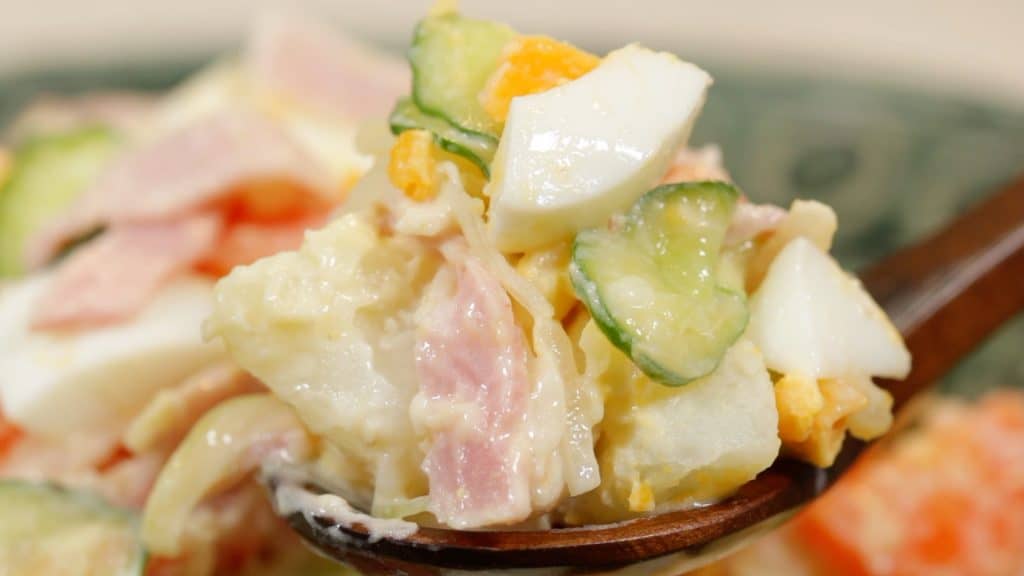 You are currently viewing Công thức khoai tây trộn (Salad khoai tây) dễ làm (Khoi tây trộn giống kem với trứng và sốt Mayonnaise)