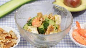Công thức rau trộn (Salad) bơ tôm với sốt trộn mù tạt xanh (wasabi) làm từ xì dầu (Các nguyên liệu tốt cho sức khỏe sẽ giữ bạn xinh đẹp)