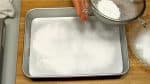 Let’s make the dough for daifuku. Before you start, dust a baking sheet with potato starch.