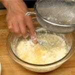 Combine the egg mixture stirring with the whisk.