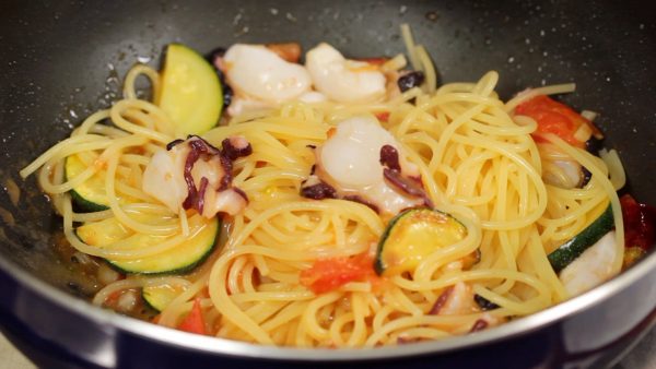 Quickly coat the noodles with the sauce. Now, it is ready.