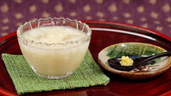 Mix in the grated ginger root and enjoy the cold amazake. The cold amazake is popular in hot summer but you can also enjoy it hot in winter.