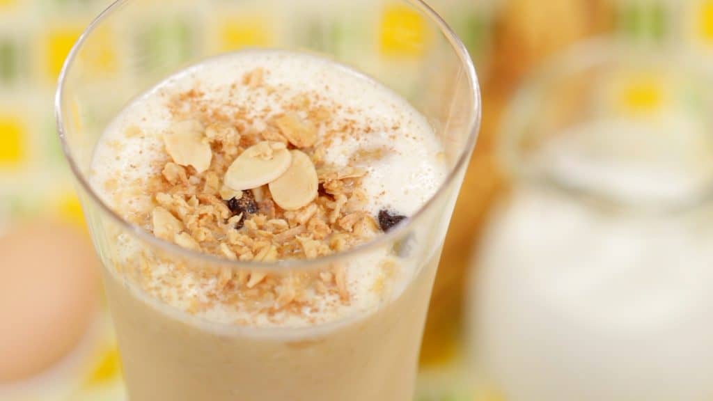 You are currently viewing Banana Milkshake Recipe (Banana Milk Seki with Fresh Egg Yolk)
