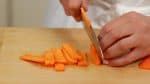 As for the carrot, slice it into 5 cm (2") slices.