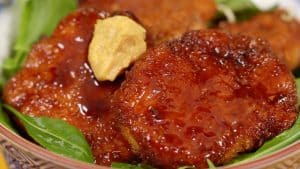 Read more about the article ソースカツ丼の作り方 揚げたての豚カツと特製ソースのレシピ