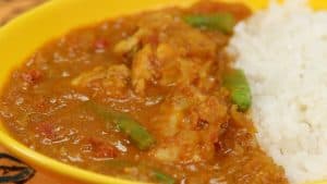 Read more about the article ヨーグルトチキンカレーの作り方 トマト入り夏向きのさっぱりカレーレシピ