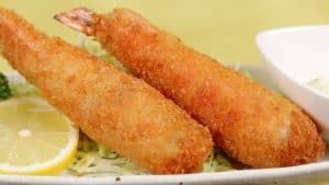 Lire la suite à propos de l’article Recette des ebi fry géantes (crevettes panées avec des asperges / crevettes frites)