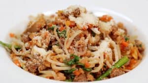 Meat Sauce Shirataki Pasta Recipe (Low-Carb Miracle Noodles with Tomato Meat Sauce)