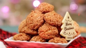 Leia mais sobre o artigo Receita de Macarrones de coco (Bolinhos crocantes de Natal com coco | Biscoitos fáceis) Macaroons