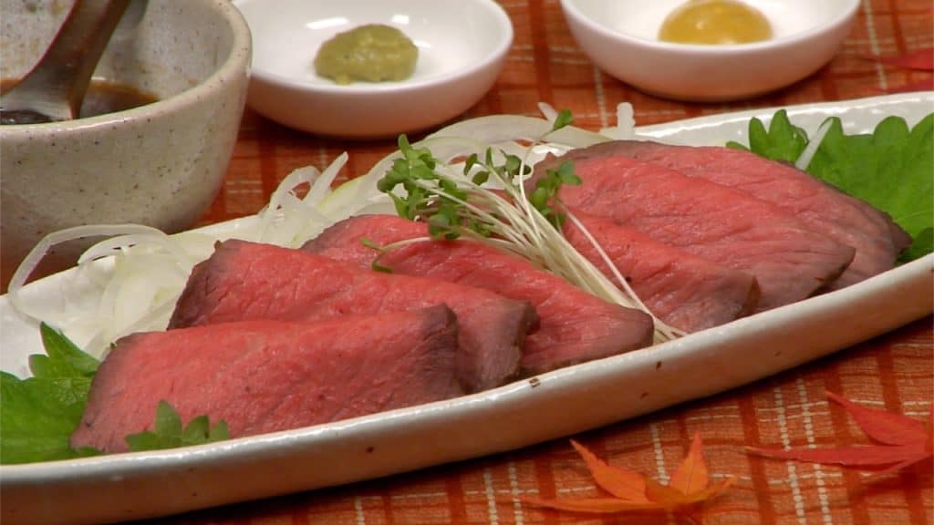You are currently viewing Recette facile de rôti de bœuf (rôti de bœuf japonais avec une sauce savoureuse au dashi)