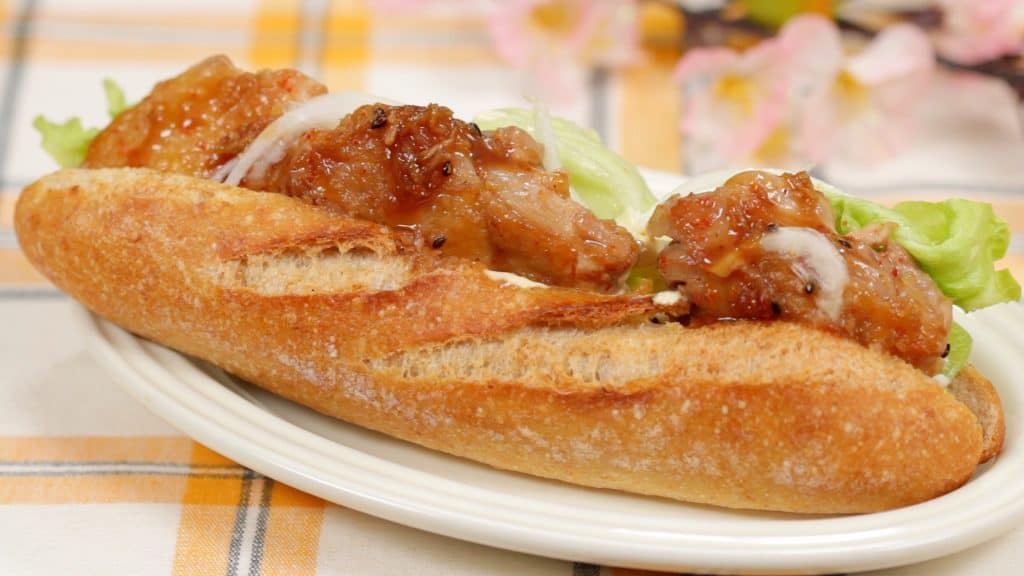 You are currently viewing Teriyaki Hühnchen Sandwich Rezept (in der Pfanne gebratenes Hühnchen mit hausgemachter Teriyaki Sauce)