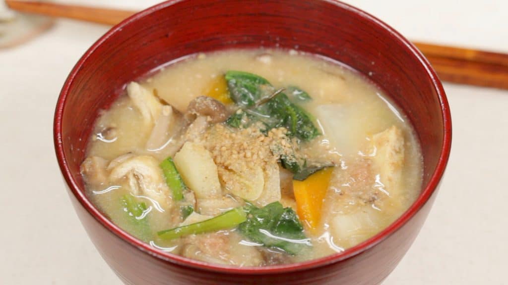 Al momento stai visualizzando Zuppa di Miso che scalda il cuore (il cibo giapponese più salutare con tantissime verdure) Ricetta