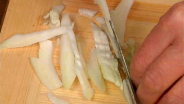 Slice the cabbage stalks using diagonal cuts.