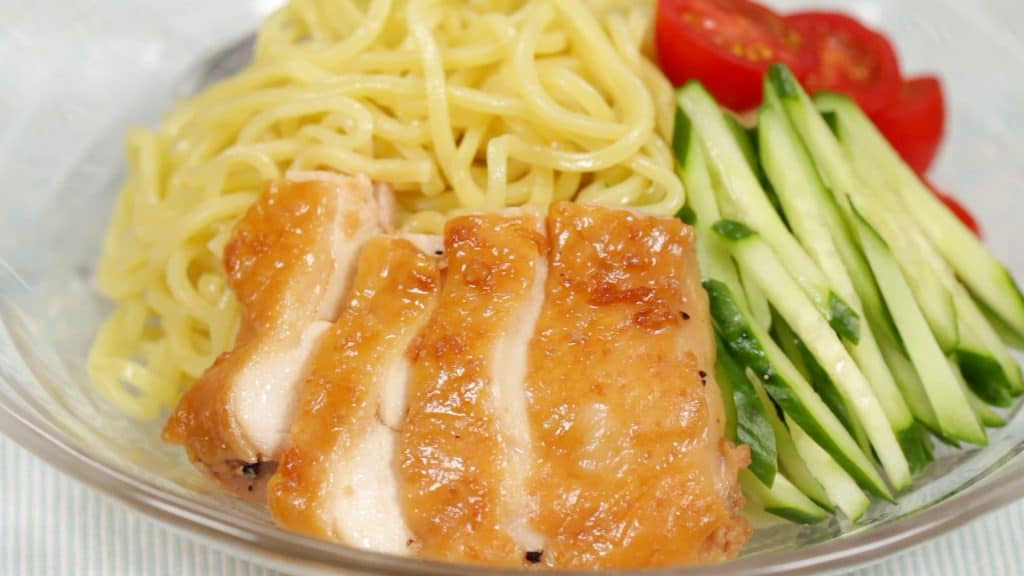 You are currently viewing Einfaches Hühnchen Char Siu und Tomaten Tsukemen Rezept (Japanisches Chashu Hühnchen und Ramen Nudeln mit Tomatensoße zum dippen)