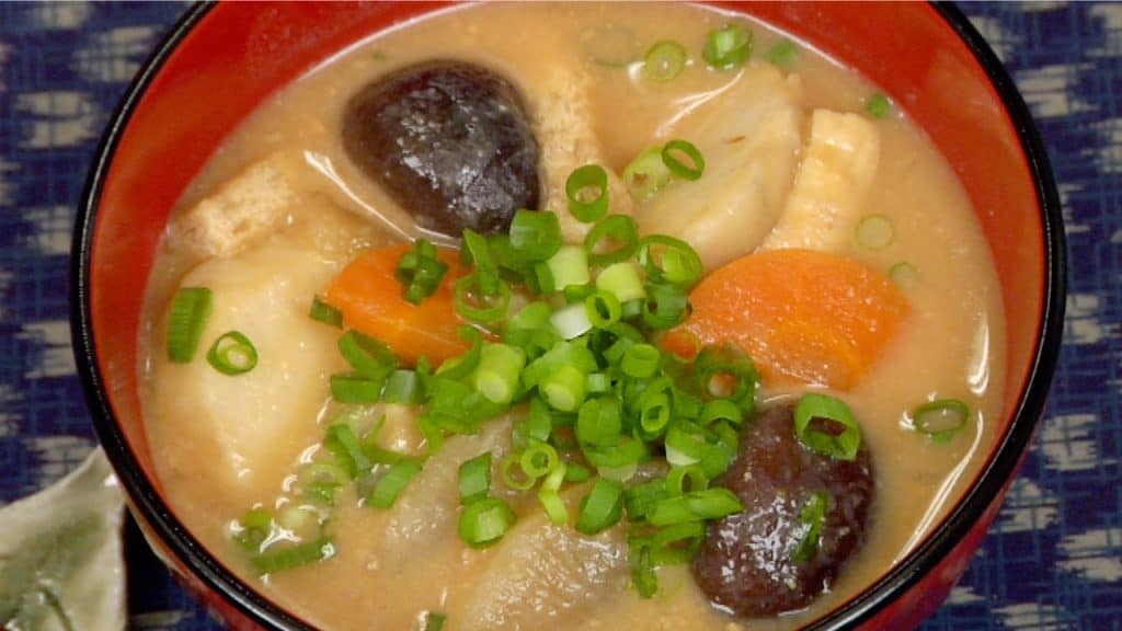 You are currently viewing Natto-jiru Recipe (Vegetable Miso Soup with Fermented Soybean Paste)