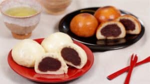 Lire la suite à propos de l’article Recette de Mushi Manju (Gâteaux japonais cuits à la vapeur et fourrés à la pâte de haricots rouges)