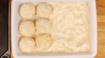 Pour le reste de farine et de panko, tamisez chacun dans un sac, conservez-les au frigo ou au congélateur et utilisez-les le plus tôt possible. 