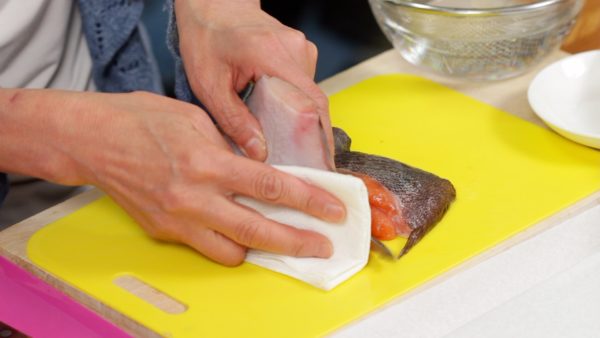 Remove the moisture with a paper towel.