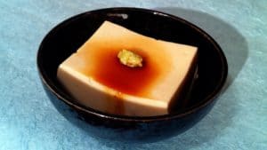 Lire la suite à propos de l’article Recette de goma dofu (tofu de sésame rafraichissant avec de la vraie fécule de kuzu)