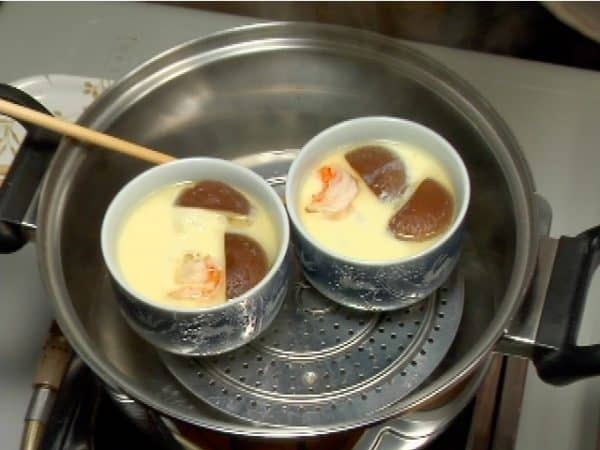 Steam it on high heat for 1 minute. Then, reduce the heat to the lowest possible heat and steam it for 10 more minutes.