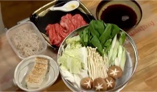 Now, all the preparations are finished. Let's make the sukiyaki.