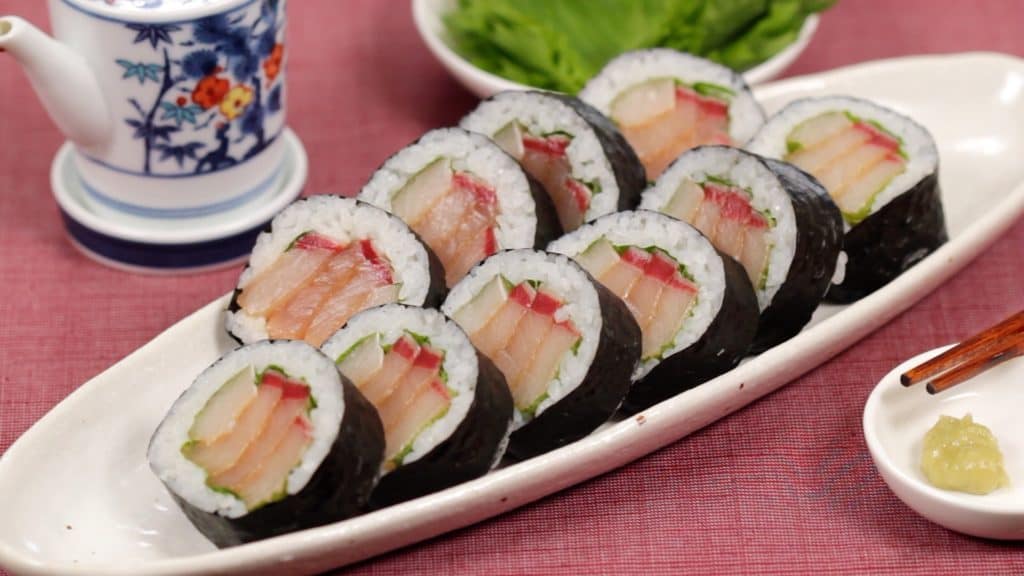 En este momento estás viendo Receta de makisushi de Hamachi (Tekkamaki blanco) Sushi especialidad de Nagasaki