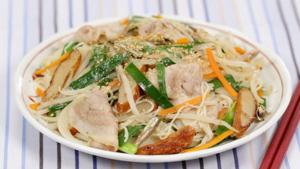 You are currently viewing Abura Somen Recipe to Beat Summer Heat (Pork Stir-Fried Noodles in Amami Oshima Island)
